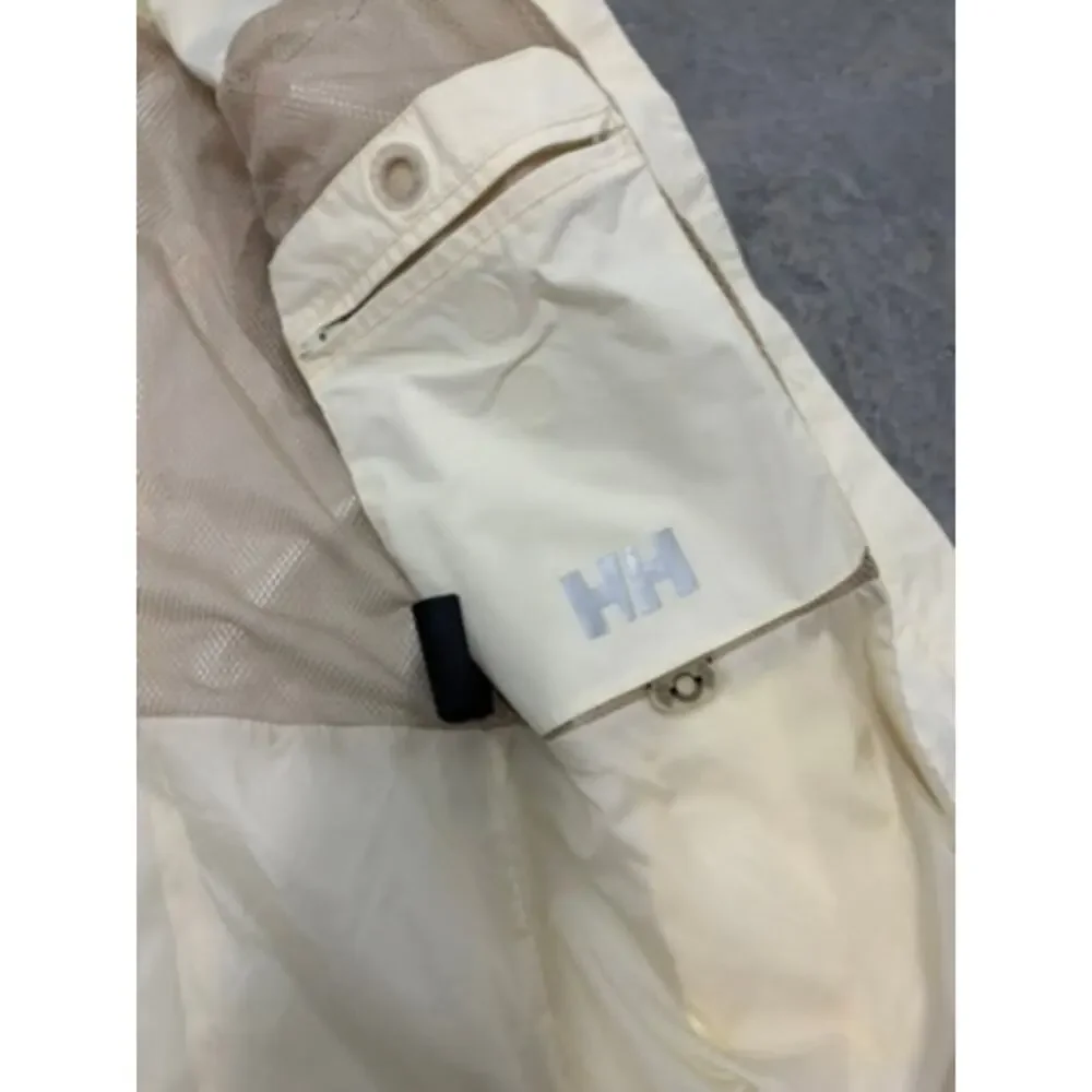 Helly Hansen ships from